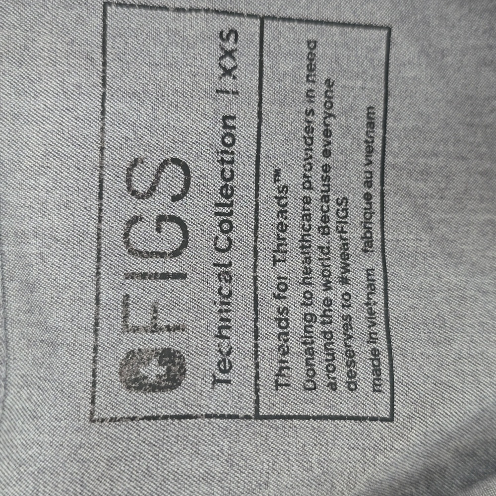 Figs Women's Rafaela Oversized Scrub Top In Graphite - Picture 6 of 8